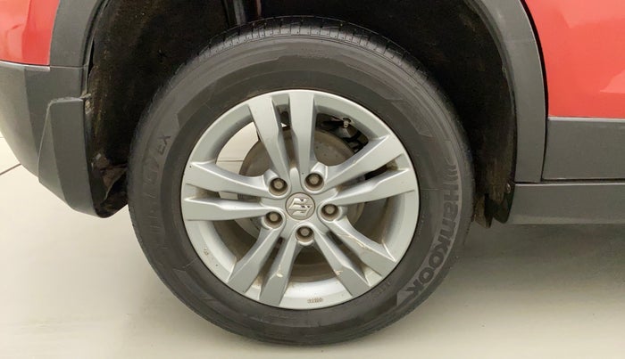 2016 Maruti Vitara Brezza ZDI PLUS DUAL TONE, Diesel, Manual, 1,00,245 km, Right Rear Wheel