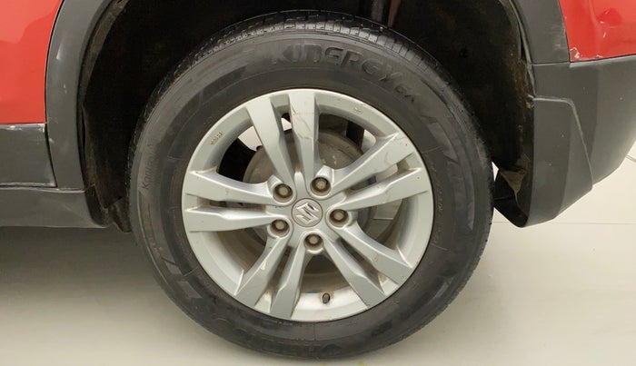 2016 Maruti Vitara Brezza ZDI PLUS DUAL TONE, Diesel, Manual, 1,00,245 km, Left Rear Wheel
