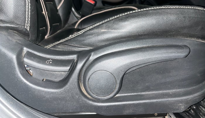 2019 Hyundai Elite i20 SPORTZ PLUS 1.2, Petrol, Manual, 27,208 km, Driver Side Adjustment Panel