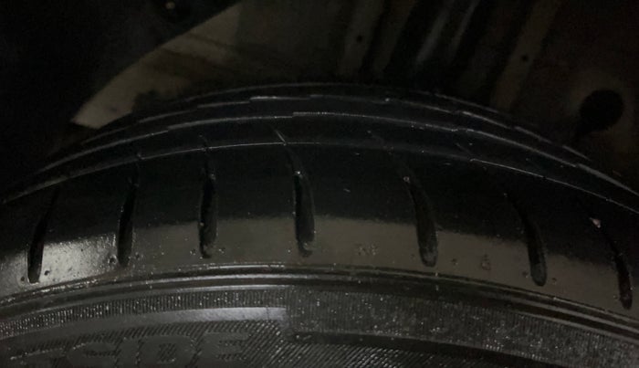 2019 Hyundai Elite i20 SPORTZ PLUS 1.2, Petrol, Manual, 27,208 km, Right Rear Tyre Tread