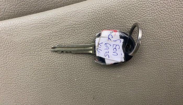 2013 Hyundai Eon ERA +, Petrol, Manual, 69,356 km, Key Close Up