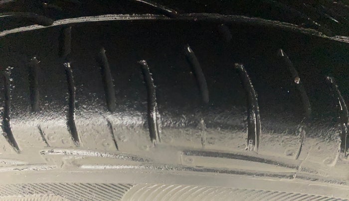 2013 Hyundai Eon ERA +, Petrol, Manual, 69,356 km, Right Front Tyre Tread