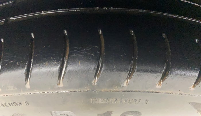 2013 Hyundai Eon ERA +, Petrol, Manual, 69,356 km, Right Rear Tyre Tread