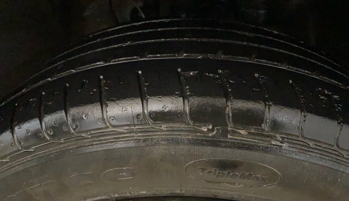 2021 Hyundai VENUE S 1.2, Petrol, Manual, 66,300 km, Right Front Tyre Tread