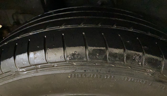 2021 Hyundai VENUE S 1.2, Petrol, Manual, 66,300 km, Right Rear Tyre Tread