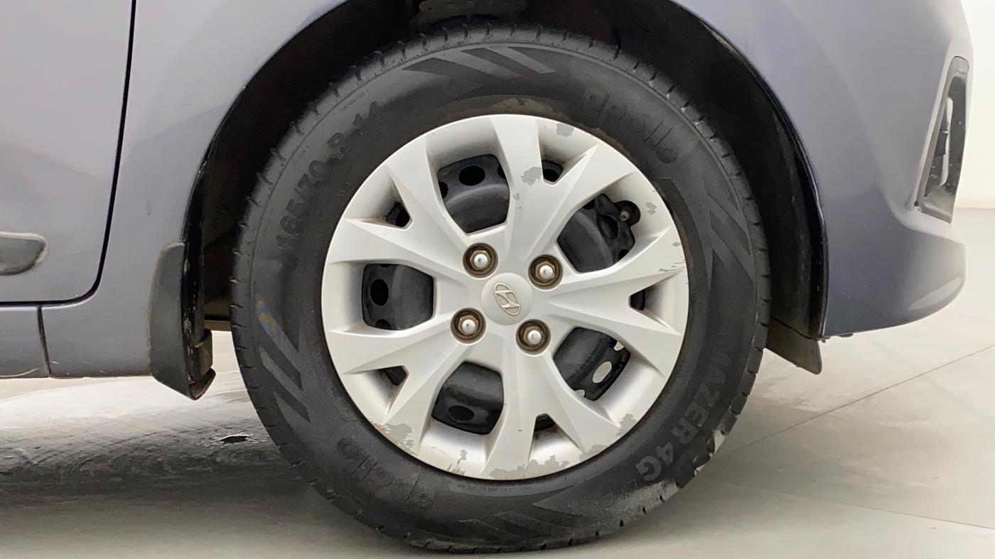 2015 Hyundai Grand i10 SPORTZ 1.2 KAPPA VTVT, Petrol, Manual, 61,268 km, Right Front Wheel