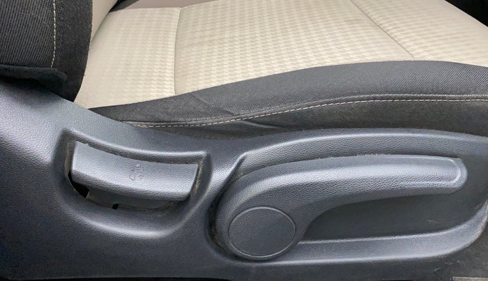 2019 Hyundai Elite i20 ASTA (O) CVT, Petrol, Automatic, 18,643 km, Driver Side Adjustment Panel