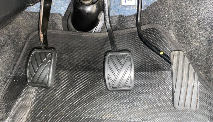 2015 Maruti Wagon R 1.0 VXI, Petrol, Manual, 57,421 km, Pedals