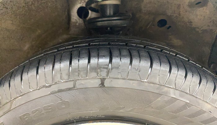 2015 Maruti Wagon R 1.0 VXI, Petrol, Manual, 57,421 km, Right Front Tyre Tread