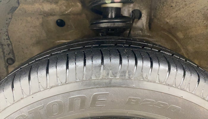 2015 Maruti Wagon R 1.0 VXI, Petrol, Manual, 57,421 km, Left Front Tyre Tread