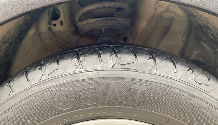 2018 Hyundai Creta E PLUS 1.4 DIESEL, Diesel, Manual, 71,568 km, Right Front Tyre Tread