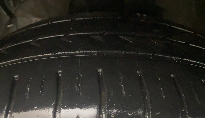 2016 Hyundai Grand i10 SPORTZ 1.2 KAPPA VTVT, Petrol, Manual, 94,181 km, Left Front Tyre Tread