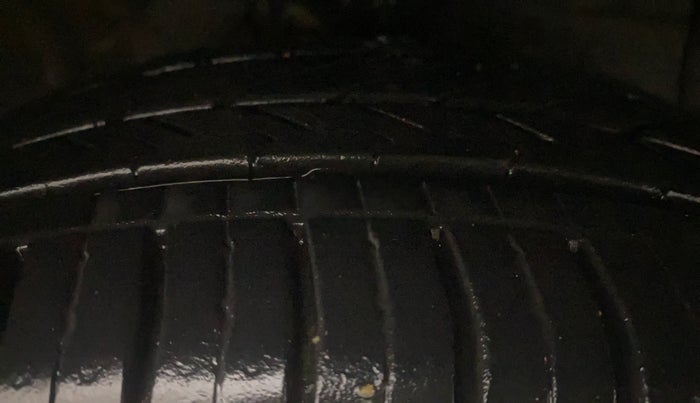 2016 Hyundai Grand i10 SPORTZ 1.2 KAPPA VTVT, Petrol, Manual, 94,181 km, Right Front Tyre Tread