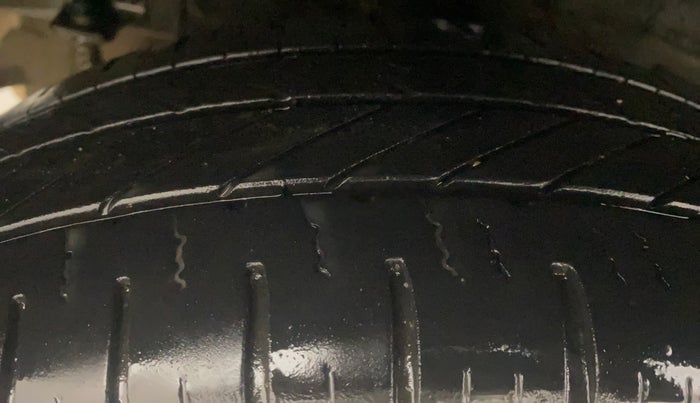 2016 Hyundai Grand i10 SPORTZ 1.2 KAPPA VTVT, Petrol, Manual, 94,181 km, Right Rear Tyre Tread