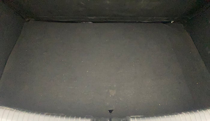 2016 Hyundai Grand i10 SPORTZ 1.2 KAPPA VTVT, Petrol, Manual, 94,181 km, Boot Inside