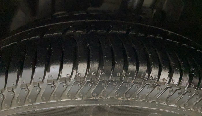 2016 Ford Ecosport TITANIUM 1.5L PETROL AT, Petrol, Automatic, 20,080 km, Left Front Tyre Tread