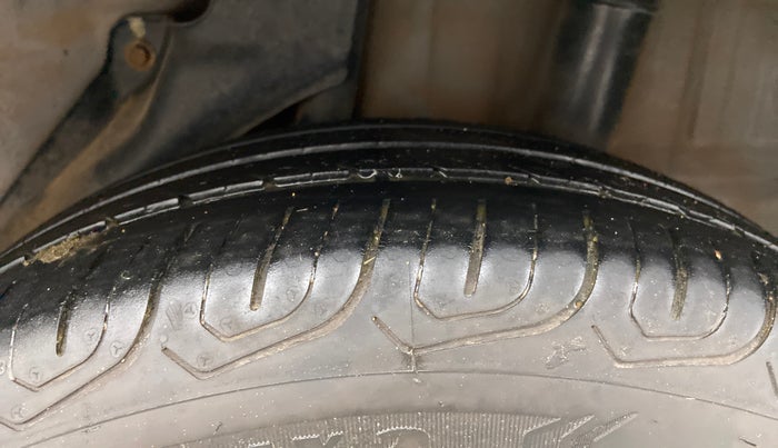 2012 Honda Brio S MT, Petrol, Manual, 97,935 km, Left Rear Tyre Tread