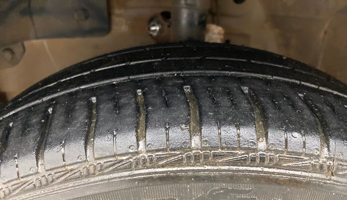2012 Honda Brio S MT, Petrol, Manual, 97,935 km, Left Front Tyre Tread