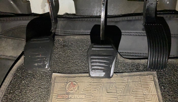 2022 Mahindra Scorpio S5, Diesel, Manual, 66,339 km, Pedals