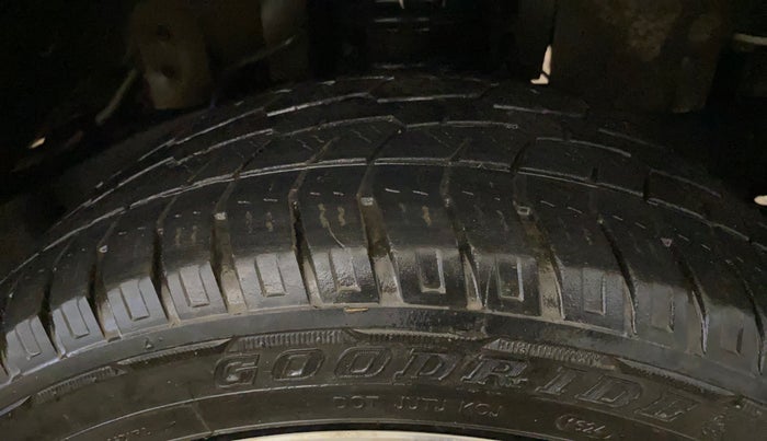 2022 Mahindra Scorpio S5, Diesel, Manual, 66,339 km, Right Front Tyre Tread