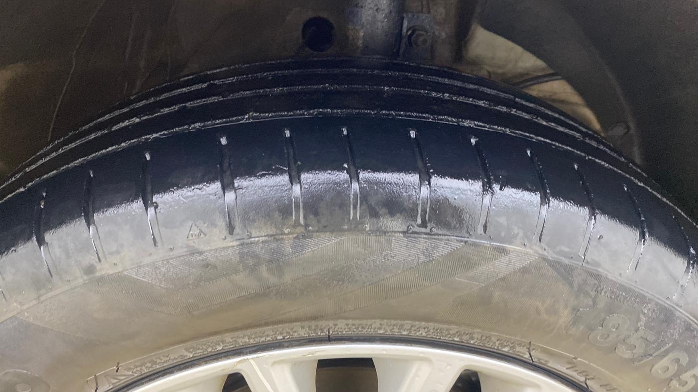 2022 Maruti Dzire ZXI AMT, Petrol, Automatic, 87,333 km, Right Front Tyre Tread