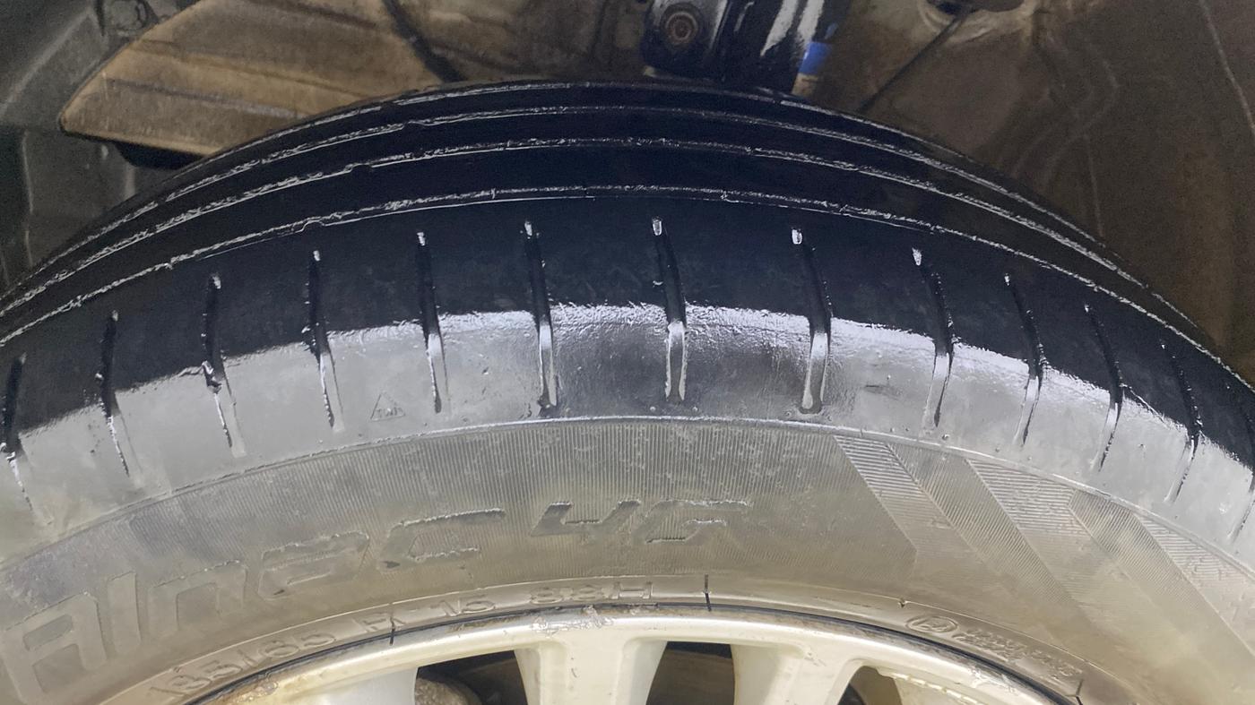 2022 Maruti Dzire ZXI AMT, Petrol, Automatic, 87,333 km, Left Front Tyre Tread