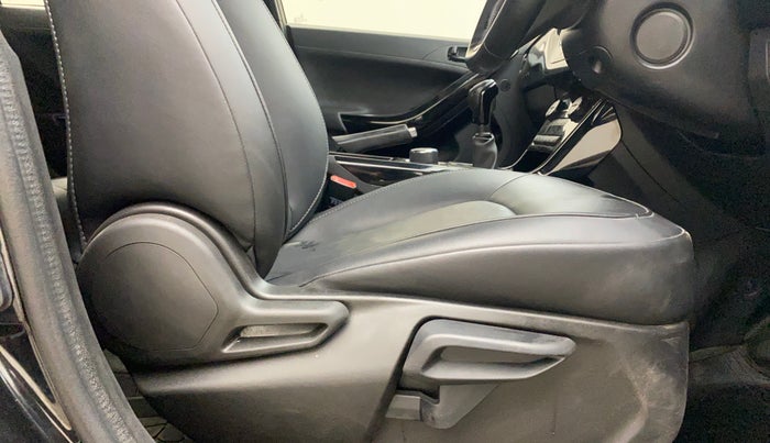 2022 Tata NEXON XZ PLUS (O) PETROL DARK EDITION, Petrol, Manual, 51,538 km, Driver Side Adjustment Panel