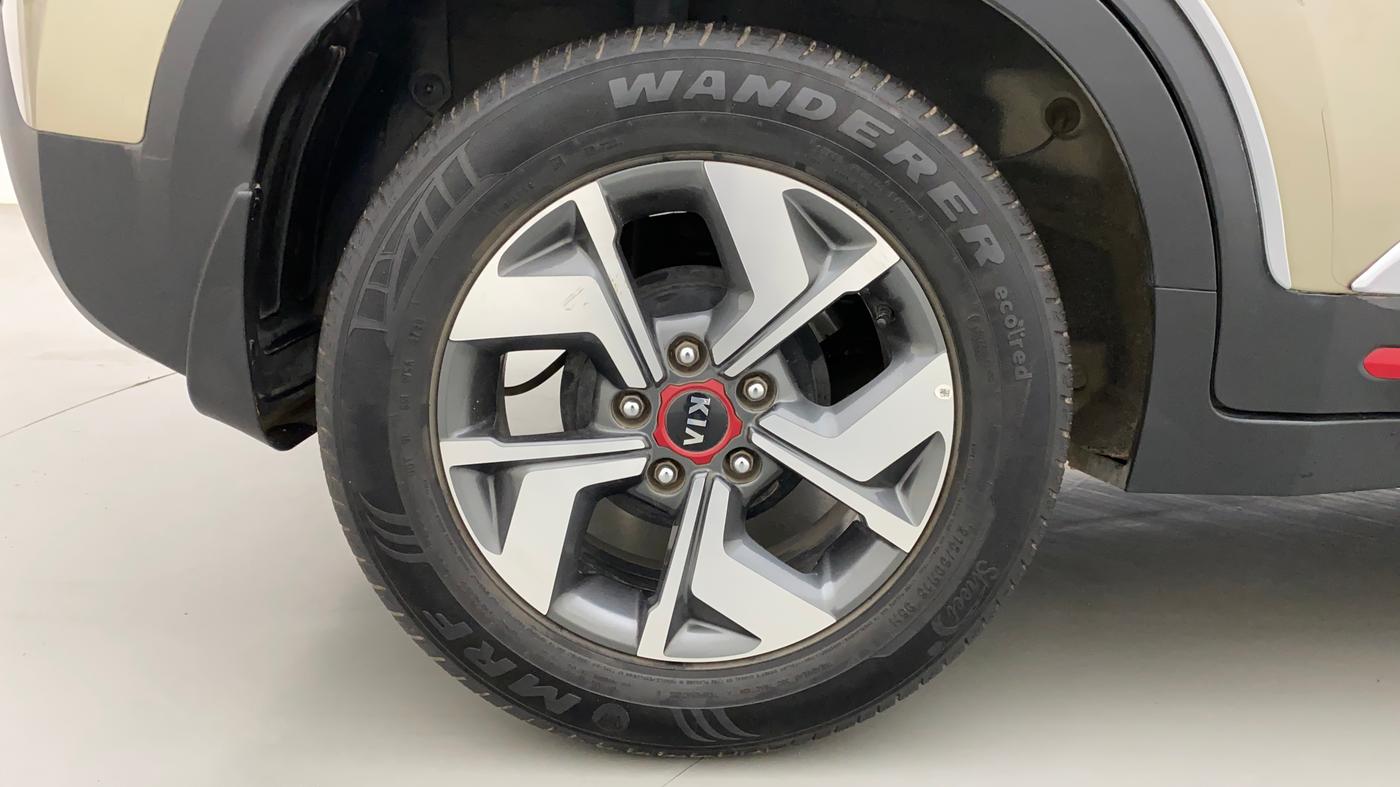 2020 KIA SONET GTX PLUS 1.5 MT DUAL TONE, Diesel, Manual, 39,742 km, Right Rear Wheel