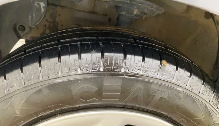 2017 Hyundai Grand i10 MAGNA 1.2 KAPPA VTVT, Petrol, Manual, 64,453 km, Left Front Tyre Tread