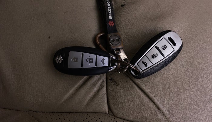 2021 Maruti Ciaz ALPHA 1.5 SHVS PETROL, Petrol, Manual, 84,151 km, Key Close Up