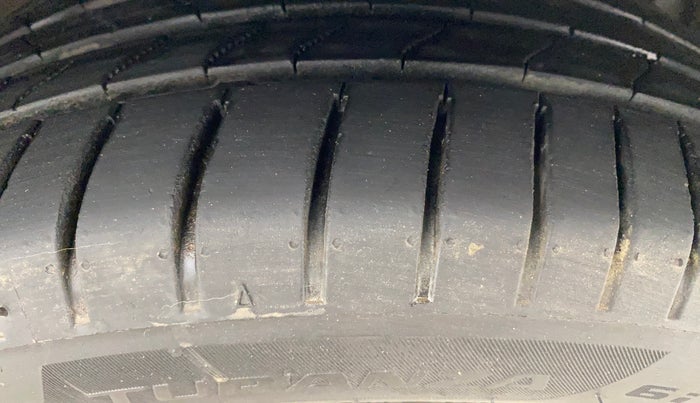 2021 Maruti Ciaz ALPHA 1.5 SHVS PETROL, Petrol, Manual, 84,151 km, Right Front Tyre Tread