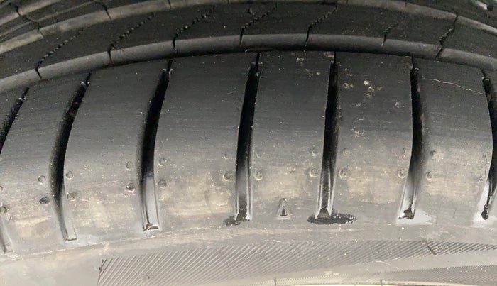 2021 Maruti Ciaz ALPHA 1.5 SHVS PETROL, Petrol, Manual, 84,151 km, Right Rear Tyre Tread