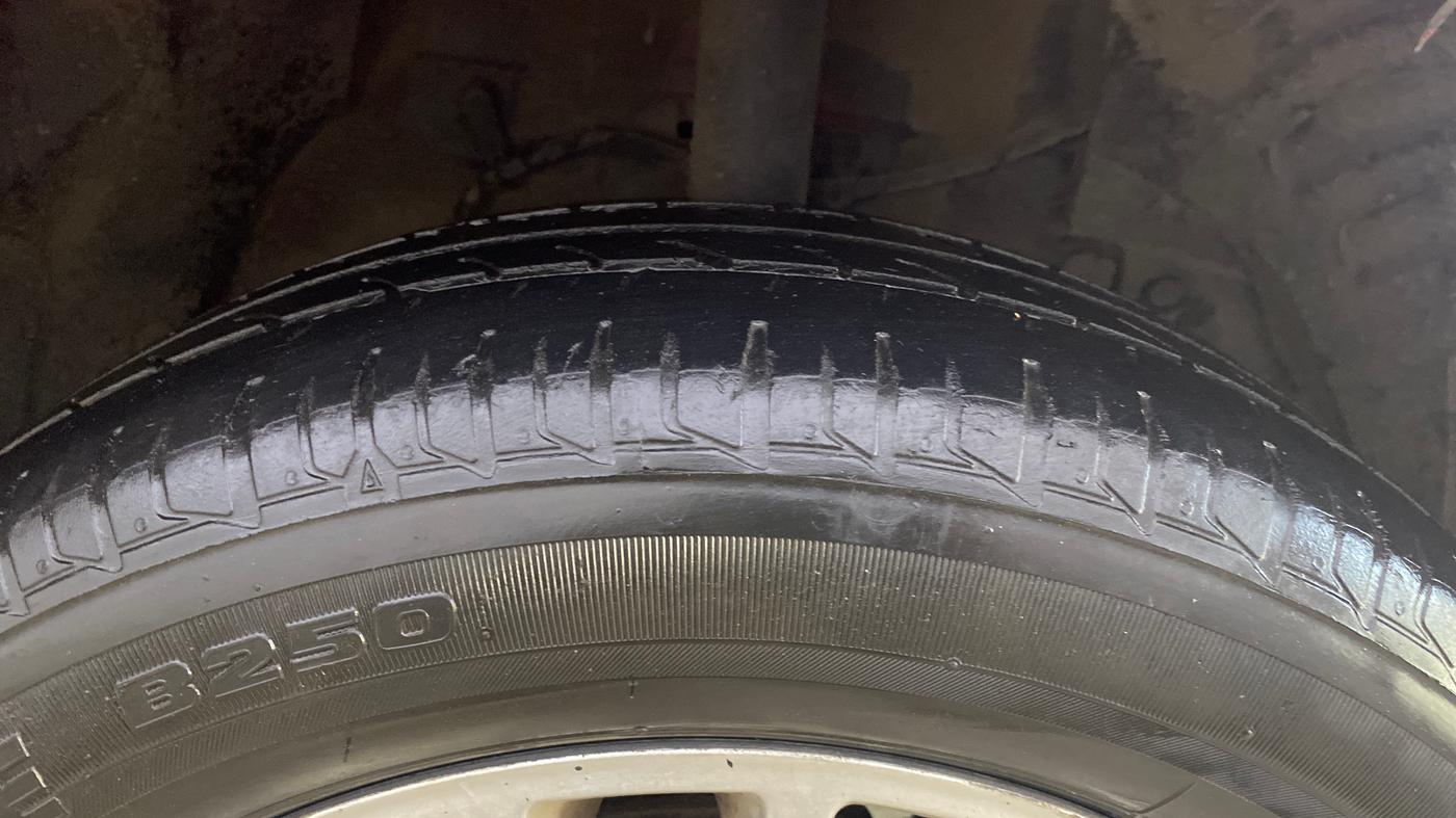 2015 Tata Zest XT PETROL, Petrol, Manual, 69,915 km, Right Front Tyre Tread
