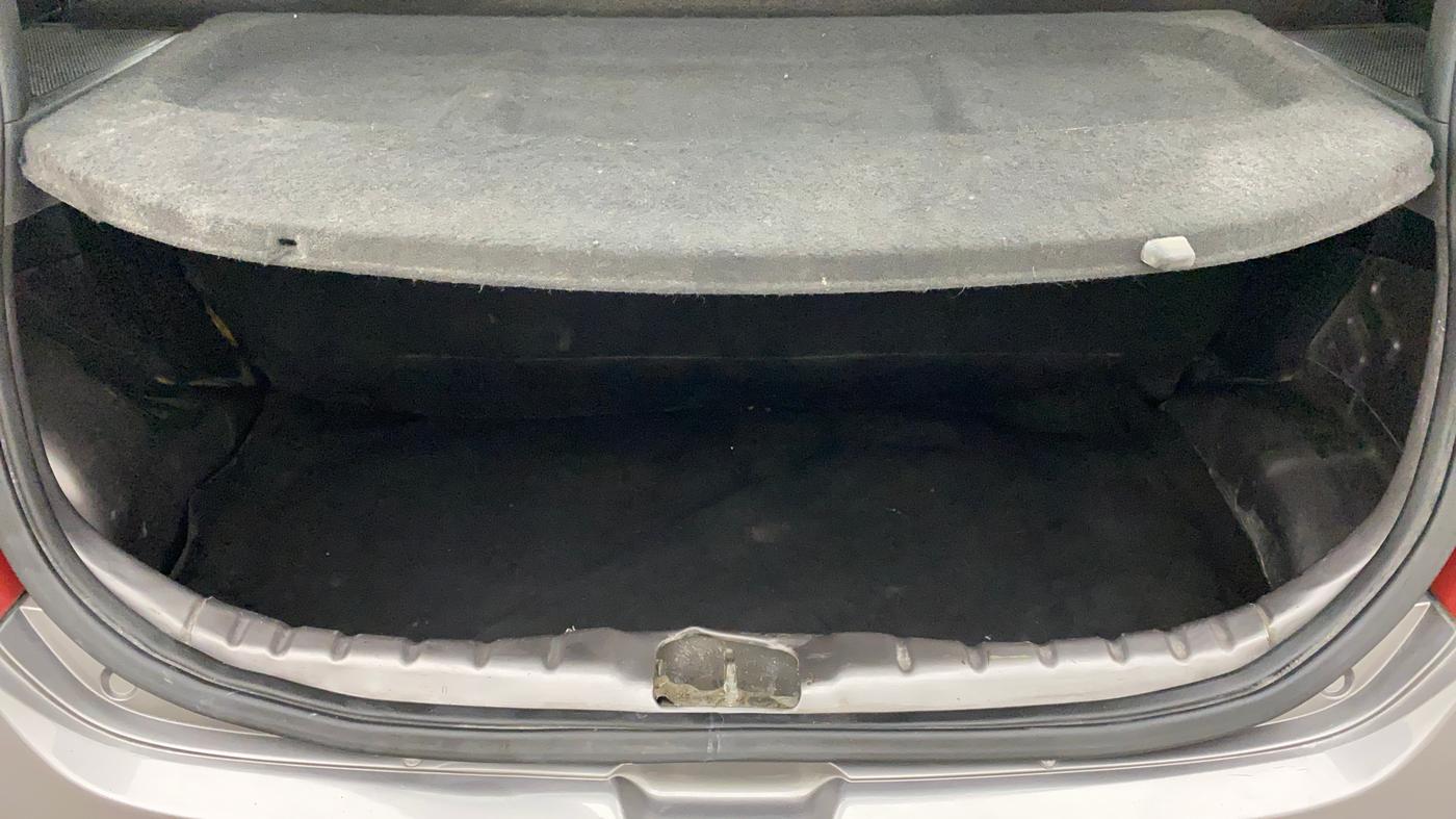 2013 Hyundai Eon MAGNA +, Petrol, Manual, 67,381 km, Boot Inside