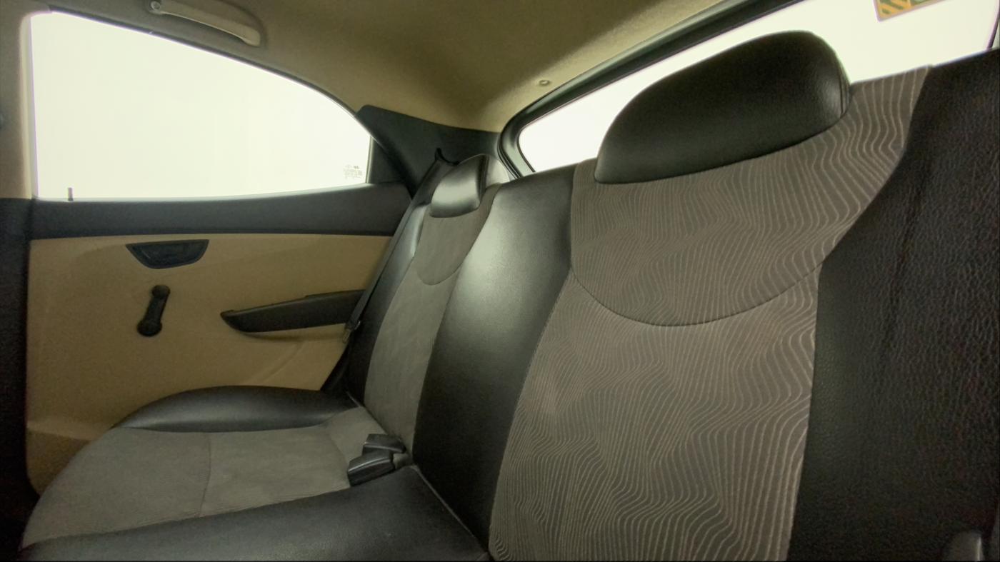 2013 Hyundai Eon MAGNA +, Petrol, Manual, 67,381 km, Right Side Rear Door Cabin
