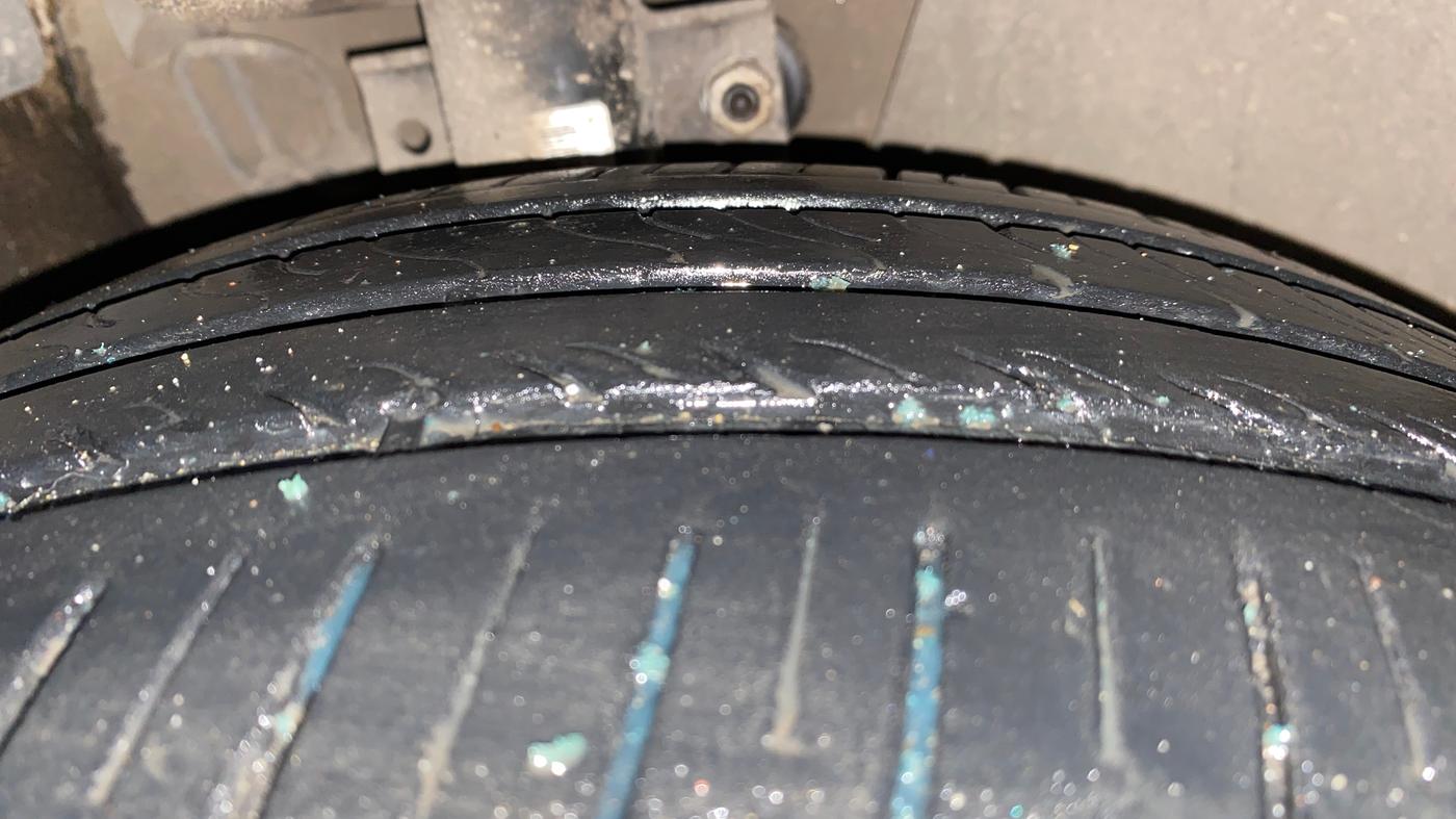 2018 Volkswagen Ameo COMFORTLINE 1.0L, Petrol, Manual, 76,093 km, Right Front Tyre Tread