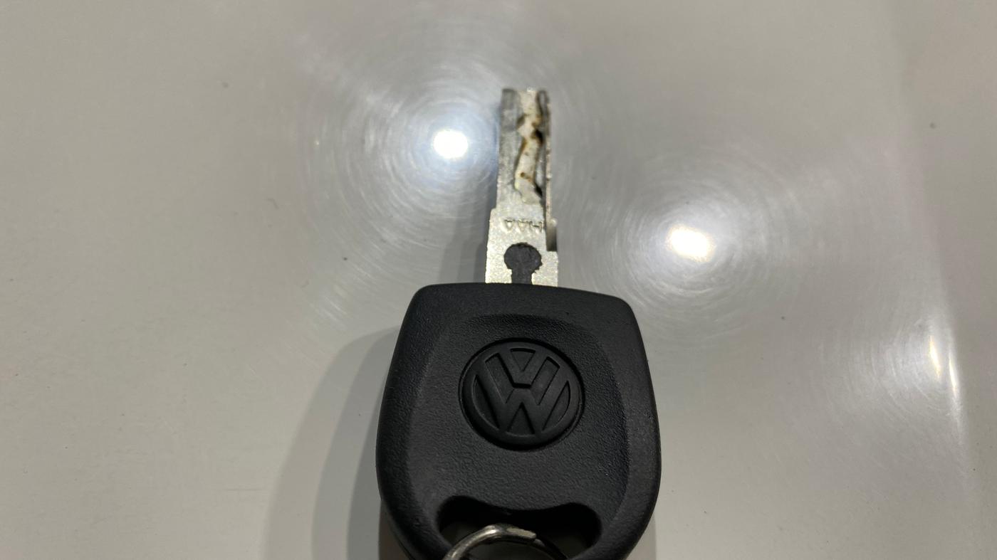 2018 Volkswagen Ameo COMFORTLINE 1.0L, Petrol, Manual, 76,093 km, Key Close Up