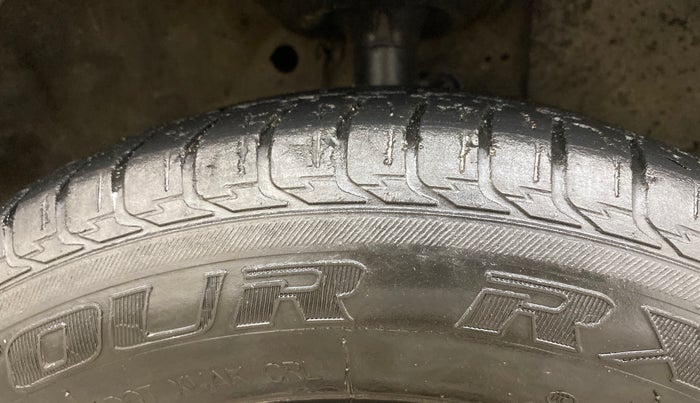 2013 Honda Brio S MT, Petrol, Manual, 75,537 km, Right Front Tyre Tread