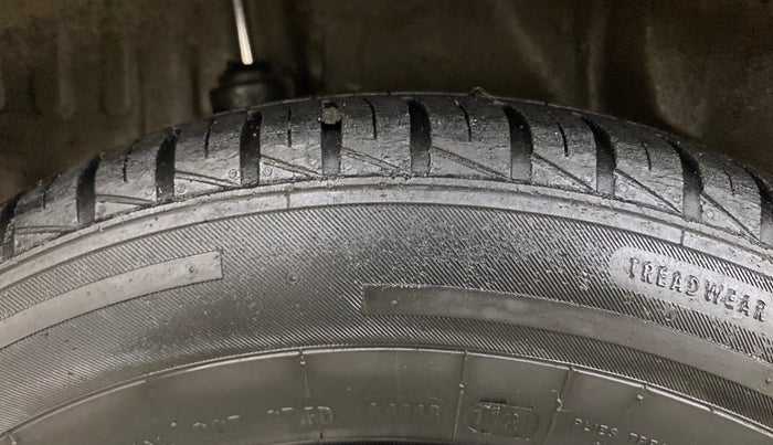 2013 Honda Brio S MT, Petrol, Manual, 75,537 km, Right Rear Tyre Tread