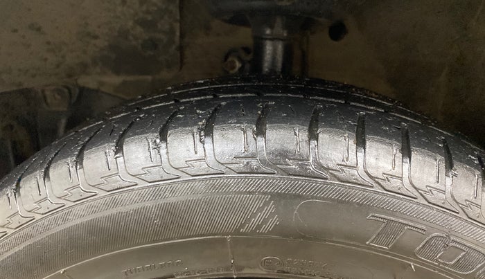 2013 Honda Brio S MT, Petrol, Manual, 75,537 km, Left Front Tyre Tread