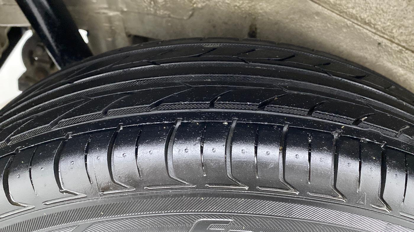 2014 Maruti Wagon R 1.0 VXI, Petrol, Manual, 54,462 km, Right Rear Tyre Tread