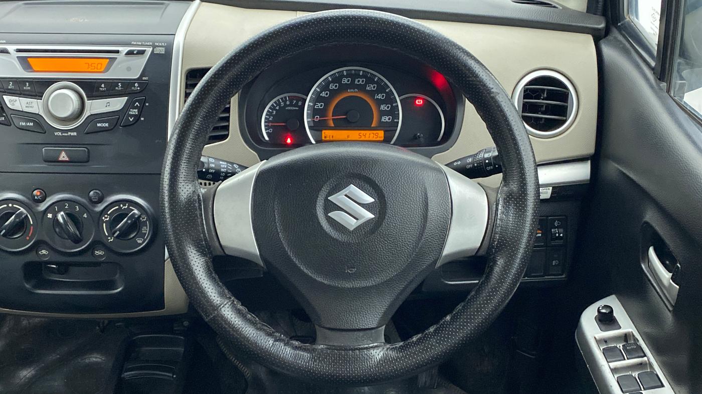2014 Maruti Wagon R 1.0 VXI, Petrol, Manual, 54,462 km, Steering Wheel Close Up