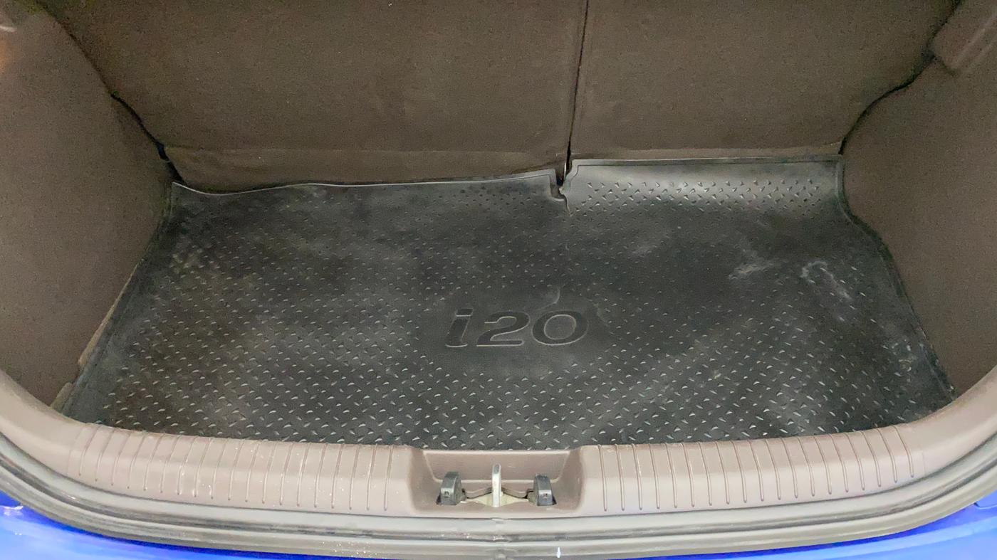 2010 Hyundai i20 ASTA 1.2, Petrol, Manual, 63,360 km, Boot Inside