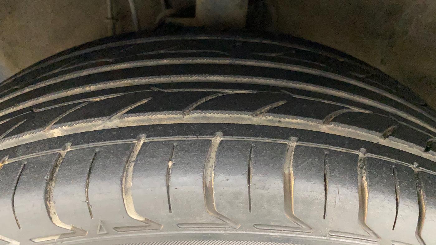 2010 Hyundai i20 ASTA 1.2, Petrol, Manual, 63,360 km, Left Front Tyre Tread