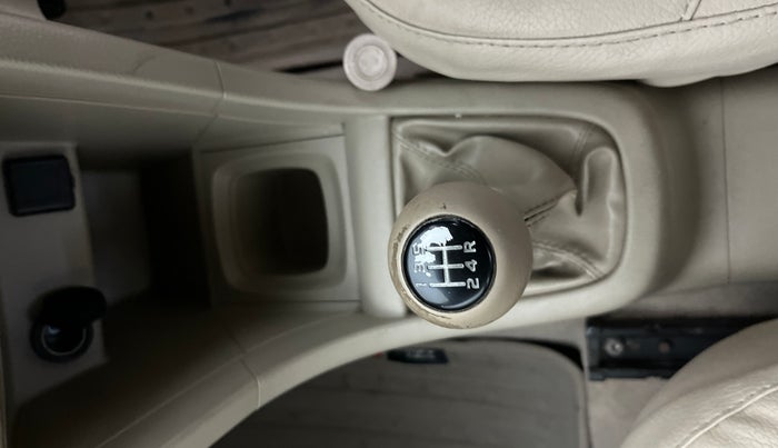 2015 Maruti Swift Dzire VXI, Petrol, Manual, 97,553 km, Gear Lever