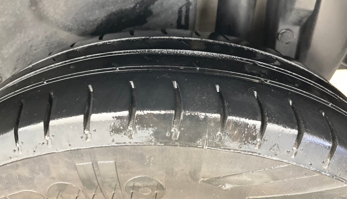 2015 Maruti Swift Dzire VXI, Petrol, Manual, 97,553 km, Left Rear Tyre Tread