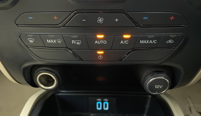 2017 Ford Endeavour 2.2l 4X2 AT Trend, Diesel, Automatic, 61,464 km, Automatic Climate Control