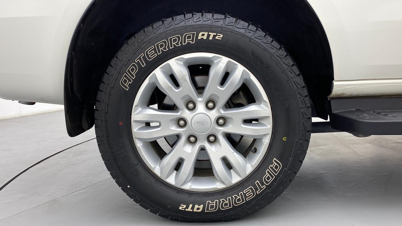 2017 Ford Endeavour 2.2l 4X2 AT Trend, Diesel, Automatic, 61,464 km, Right Rear Wheel