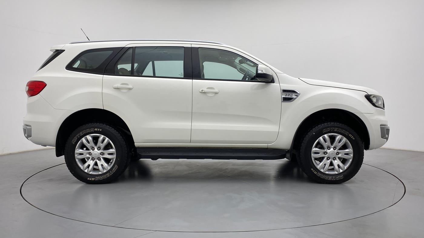 2017 Ford Endeavour 2.2l 4X2 AT Trend, Diesel, Automatic, 61,464 km, Right Side View