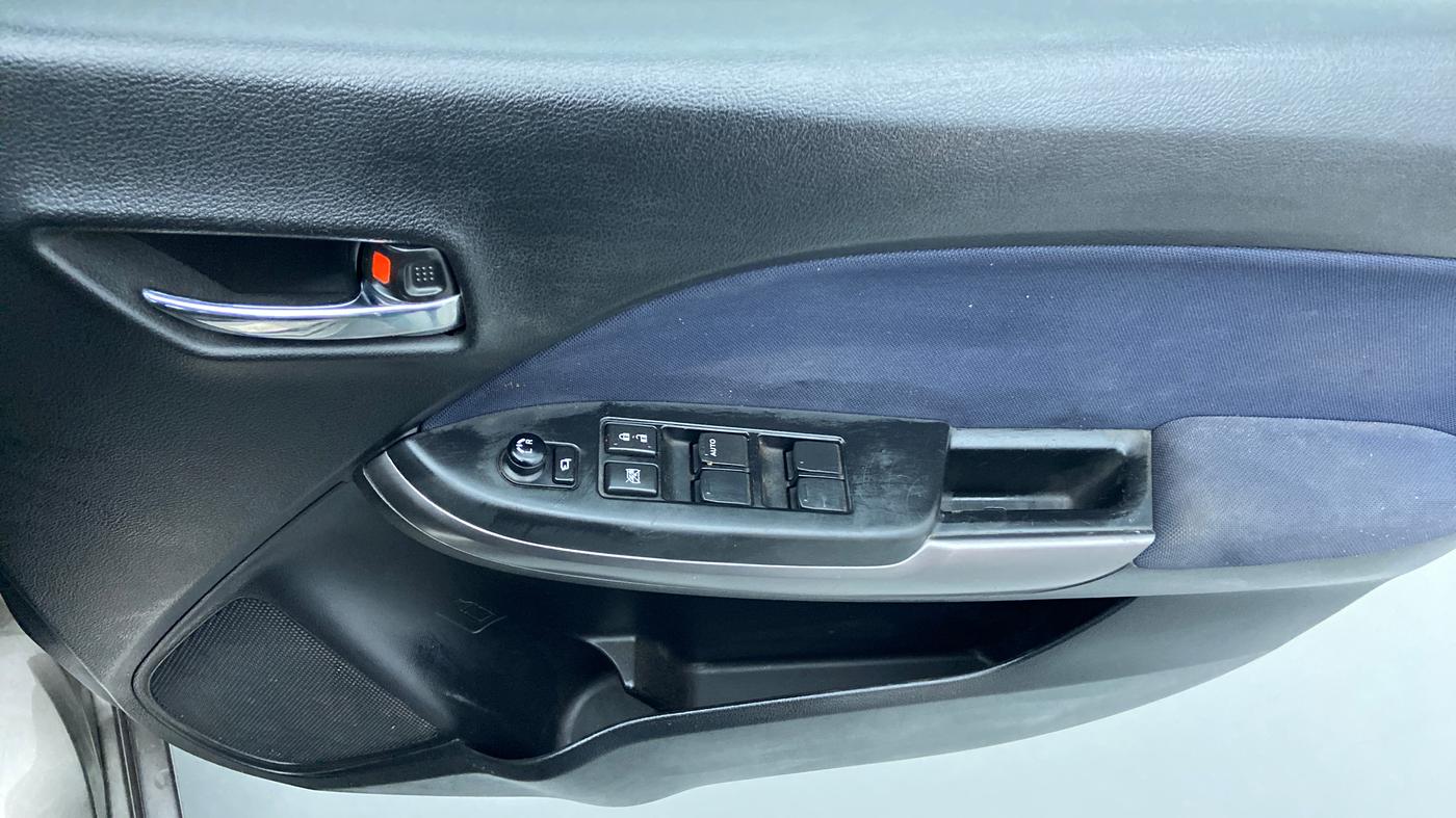 2019 Maruti Baleno DELTA 1.2 K12, Petrol, Manual, 34,010 km, Driver Side Door Panels Control